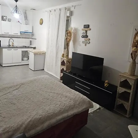 A 2 Arret De Gare Du Nord Apartment
