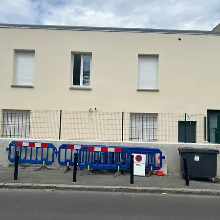 A 2 Arret De Gare Du Nord * Pierrefitte-sur-Seine